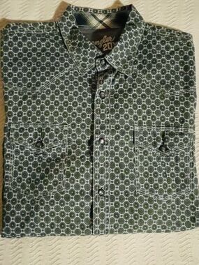 Wrangler 20X- Vintage Green Diamond Design Pearl Snap Button Up Collared Shirt